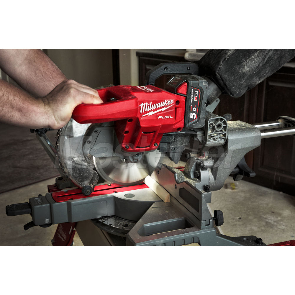 Milwaukee M18 FMS190-0 - Troncatrice per legno a batteria 18V, solo corpo